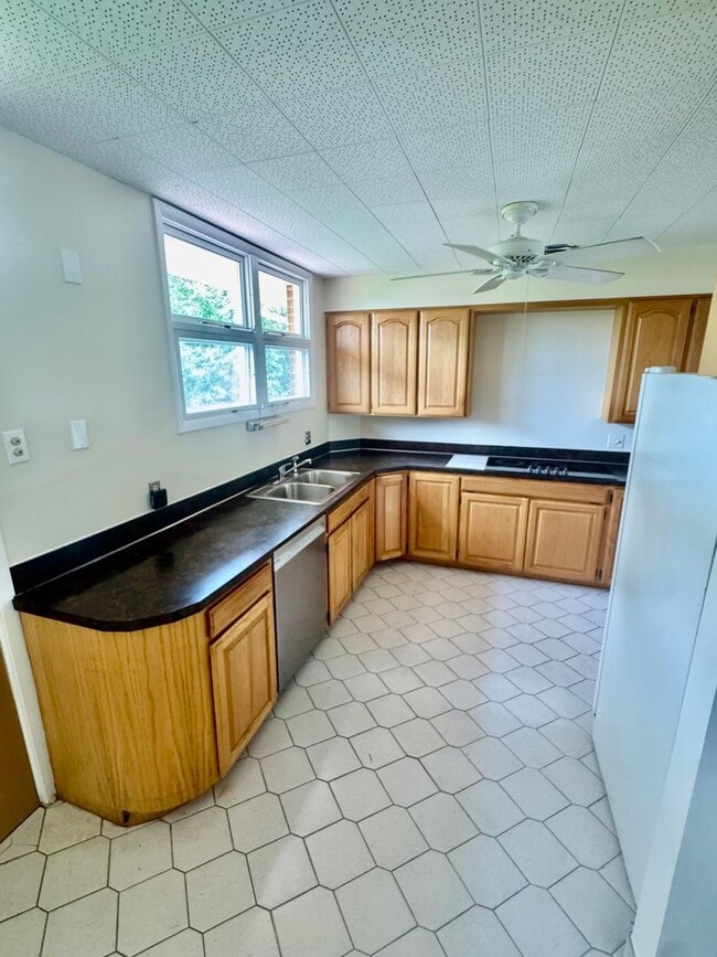 Photo - Mid-Mod Wheat Ridge Gem!