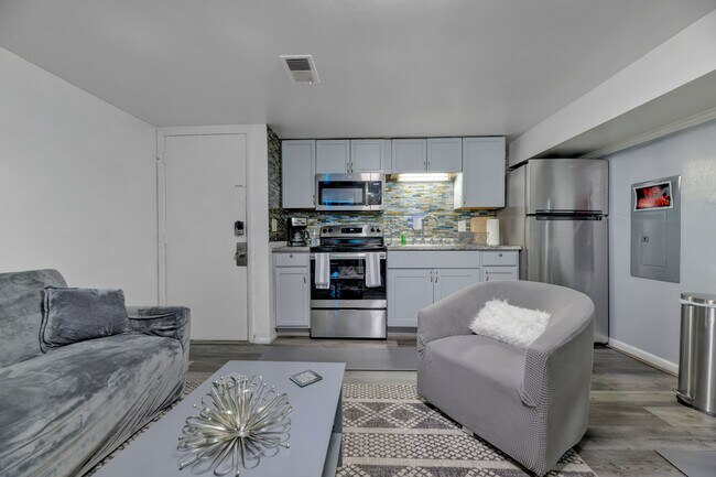 Photo - 1812 9th St NW Unidad 2