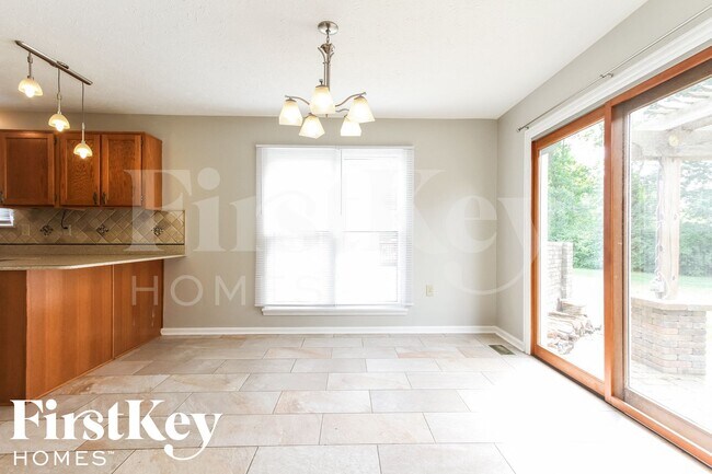 Photo - 2204 Valley Creek W Ln