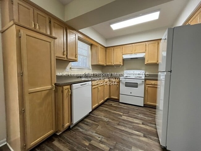 Photo - 1841-1847 NE Knollbrook St