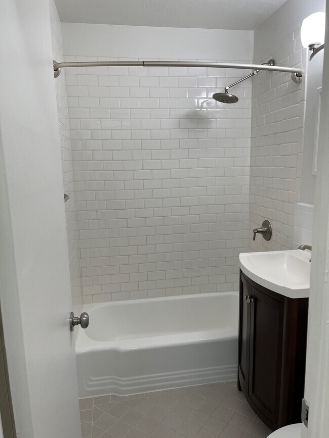 Photo - Viscount Apartments