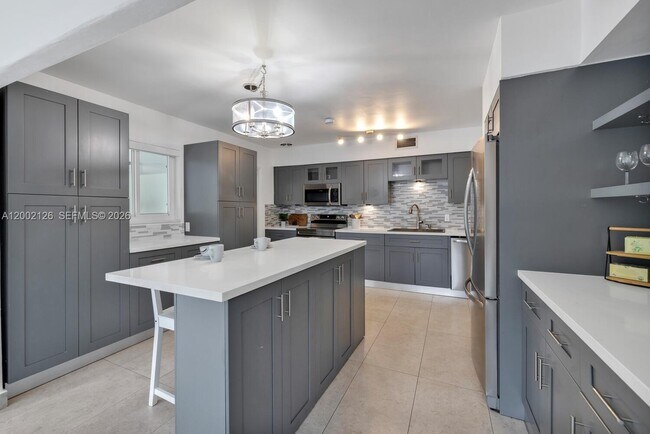 Photo - 1031 NE Little River Dr