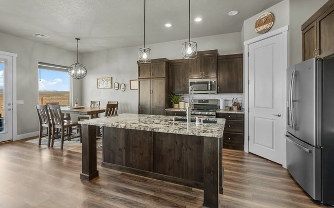 Building Photo - Gorgeous 4 Bedroom Home Surrounded by the Desert Landscape of Southern Utah
