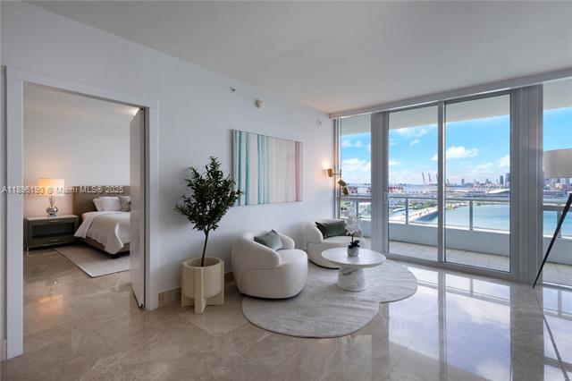 Photo - THE BENTLEY BAY CONDO Unit 1902