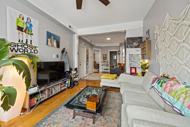 Photo - 2630 W Division St