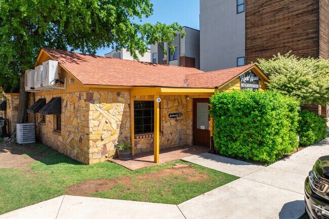 Building Photo - Garner Crossing Rental