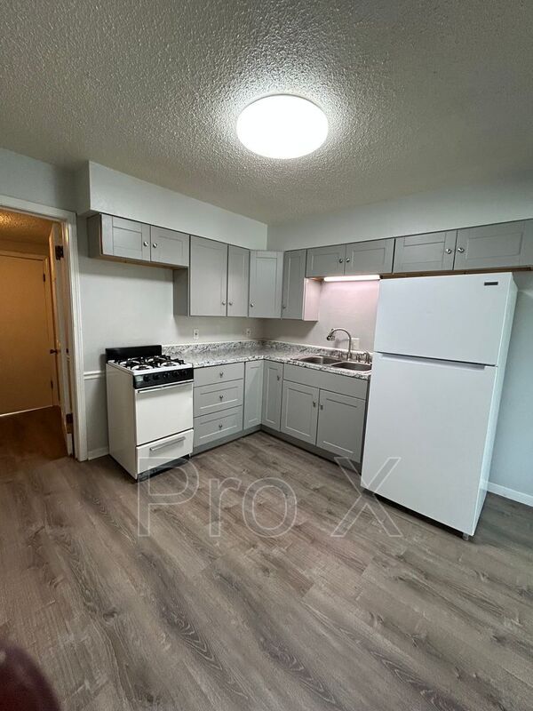 Photo - 105 W Jefferson St