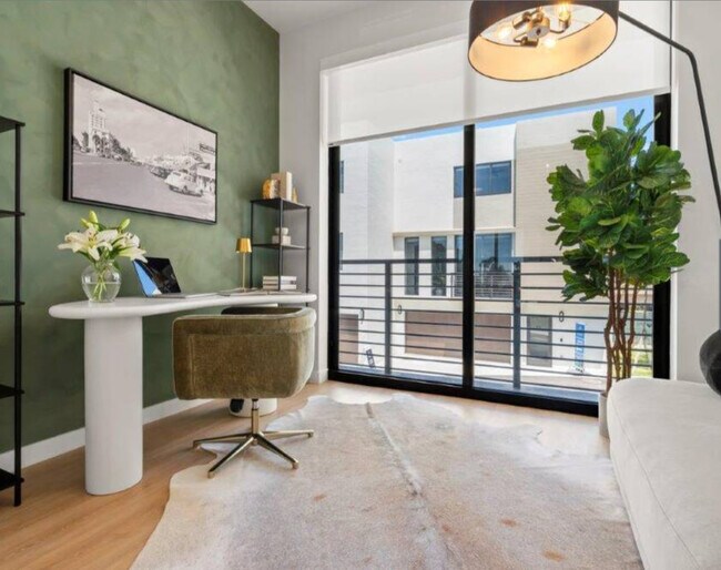 Photo - 11285 Biscayne Blvd Unit 811