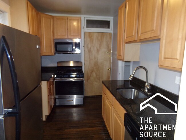 Building Photo - 3606 W Sunnyside Ave Unit 3