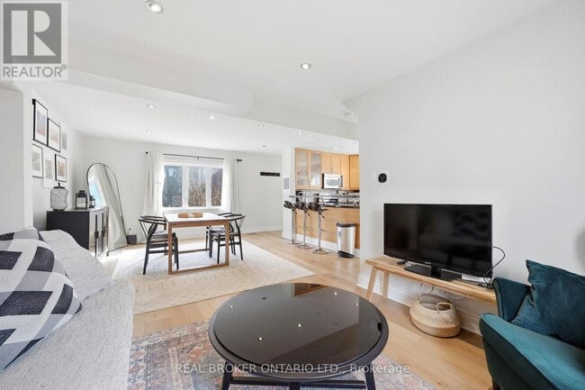 Photo - 24 Glenburn Ave