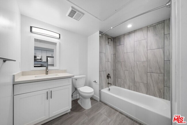 Photo - 5612 Lexington Ave Unidad 303