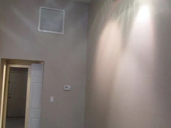 Photo - 1 bedroom 1 bath townhouse! Off of Tharpe st! Available now!