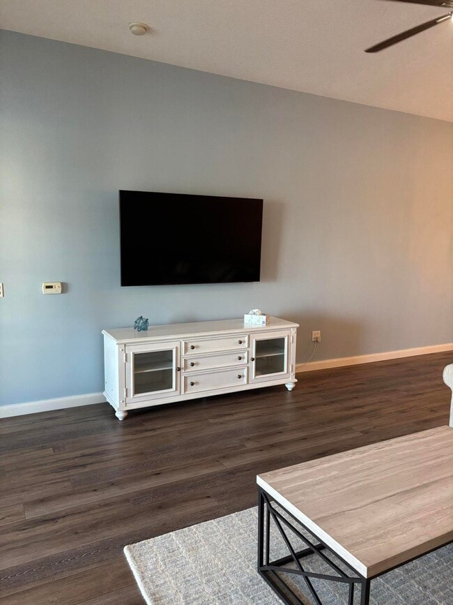 Photo - 14 Harbour Isle Dr W Unit 202
