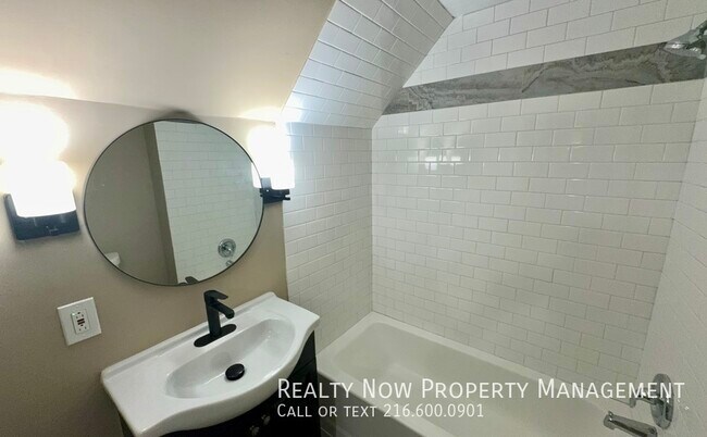 Photo - 11100 Lincoln Ave Apartamento