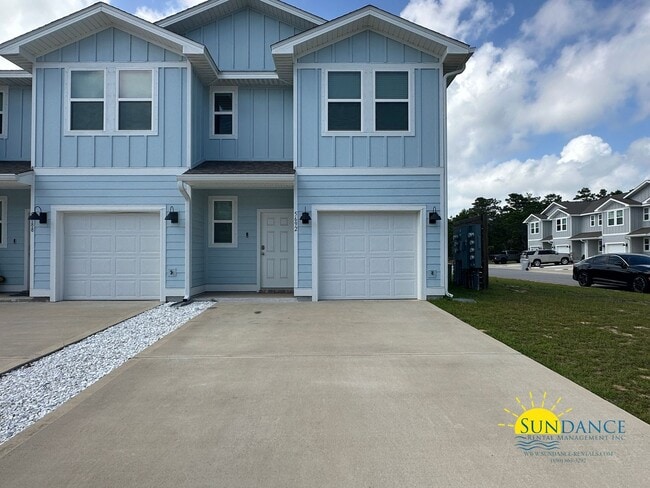 Building Photo - Charming 3-Bedroom Townhome in Gulf Breeze!