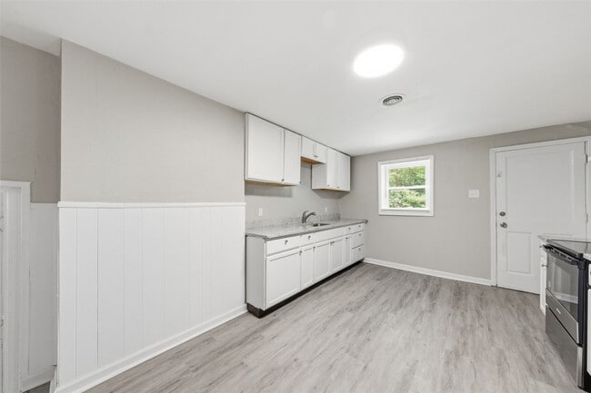 Photo - 191 Bascom Dr