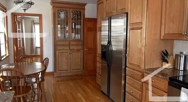 Single-Family House, High-End Appliances, Garage Parking, Central Heat/AC - Single-Family House, High-End Appliances, Garage Parking, Central Heat/AC