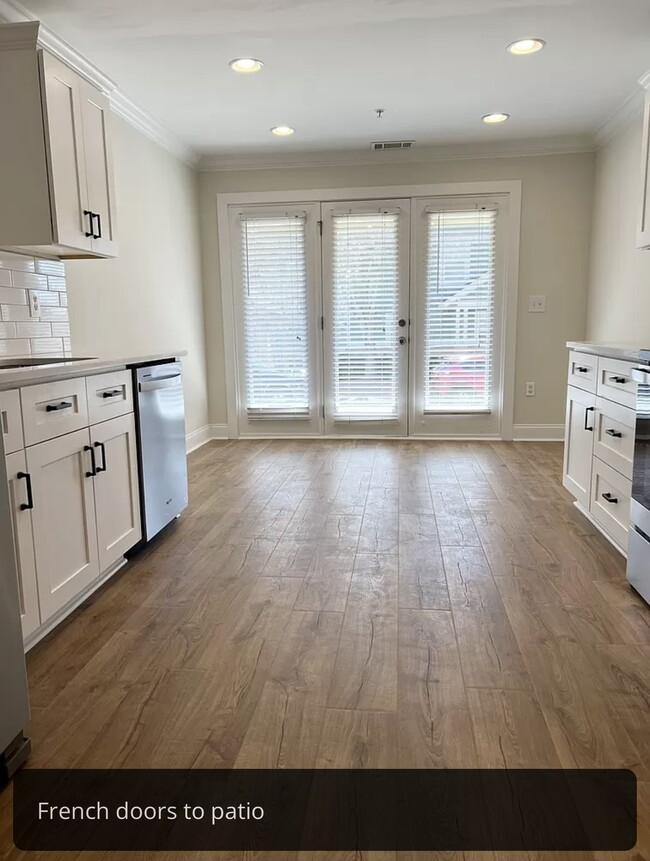 Kitchen with doors to patio - 490 Barnett Shoals Rd Condo Unit 806