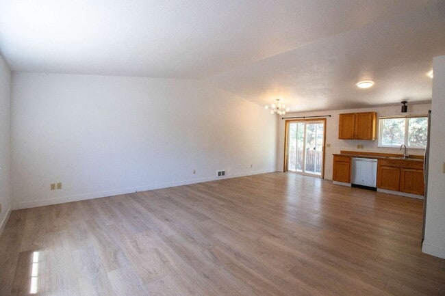 Photo - 3/2 Home close to hospital in quite NE Cul de sac