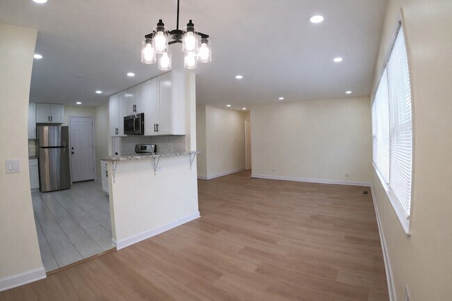 Photo - 8017 W Churchill Ave Unidad 1