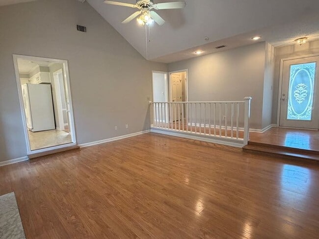 Photo - 199 Amelia Dr W