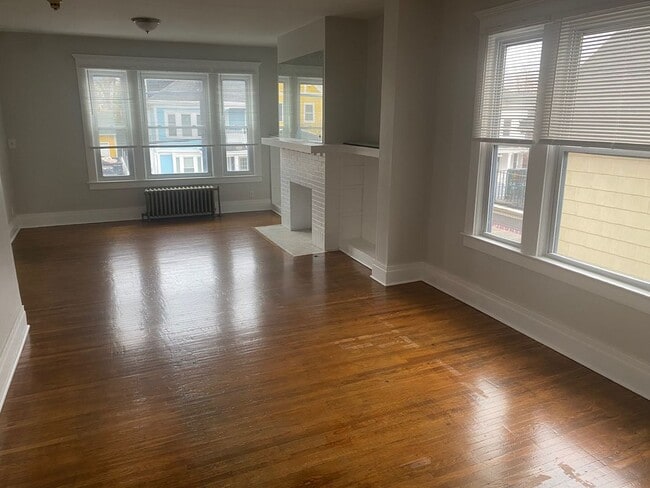 Building Photo - 140 Elmwood Ave Unit Floor 2