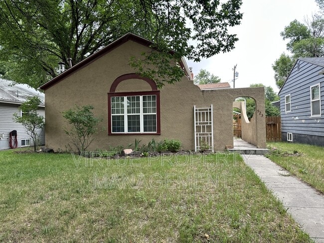 Building Photo - 523 6th Ave