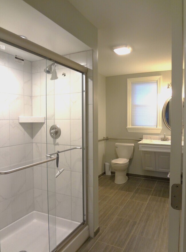 Bathroom - 659 E 3rd St Unit 1