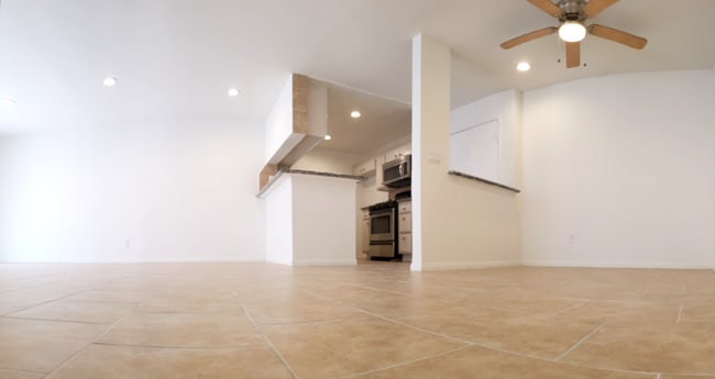 Photo - 11020 Hesby St Unidad 1