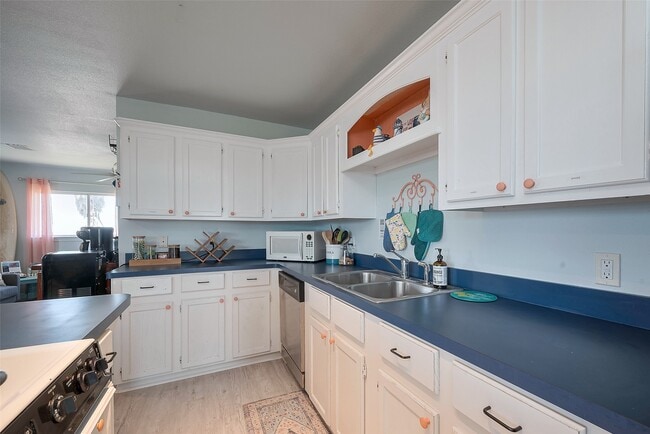 Photo - 510 Oyster St
