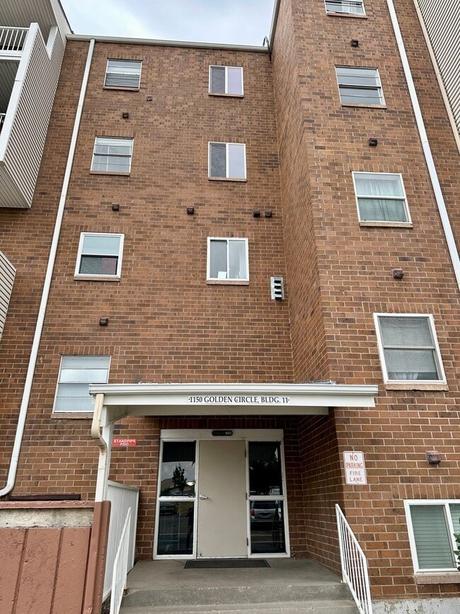 Building Photo - 1150 Unit #211