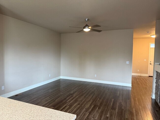 Photo - Beautiful 3 Bed/2.5 Bath Townhome in Great Location - Vail Lane