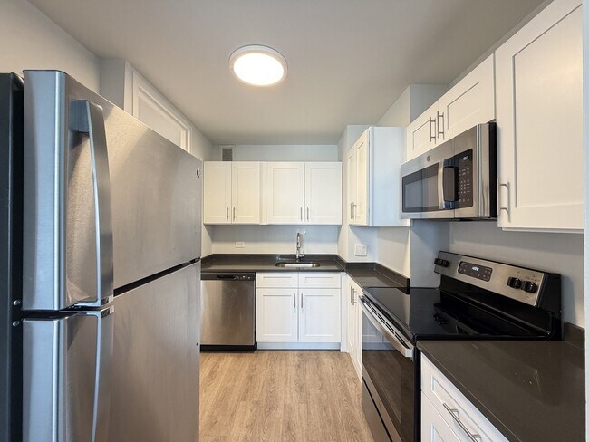 Photo - 1356 N Dearborn St Unit J01W