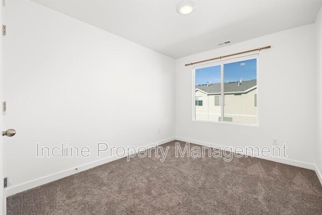 Photo - 1113 E Yard Row