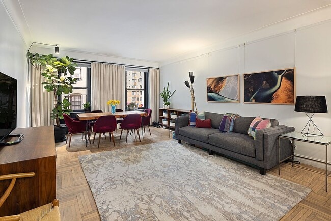 111 W 94th St