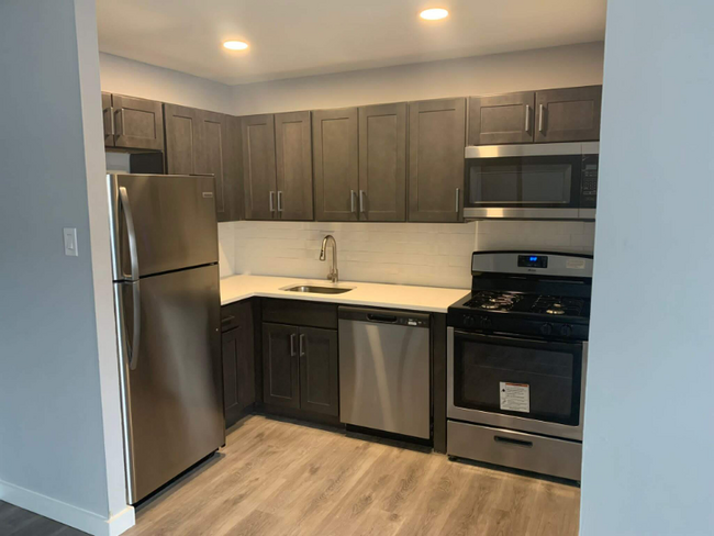 Building Photo - 264 E Cliveden St Rental