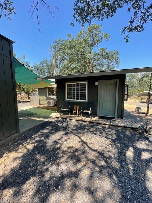 Photo - 166 Gold Ave