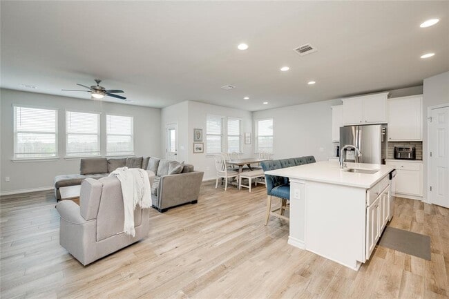 Photo - 11813 Caithness Way