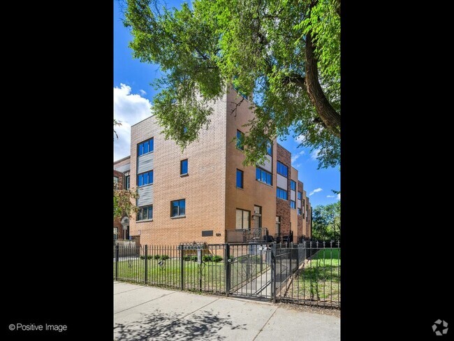 Building Photo - 5210 S King Dr Rental