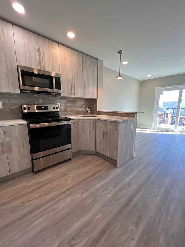 Photo - 101 S Victoria Ave