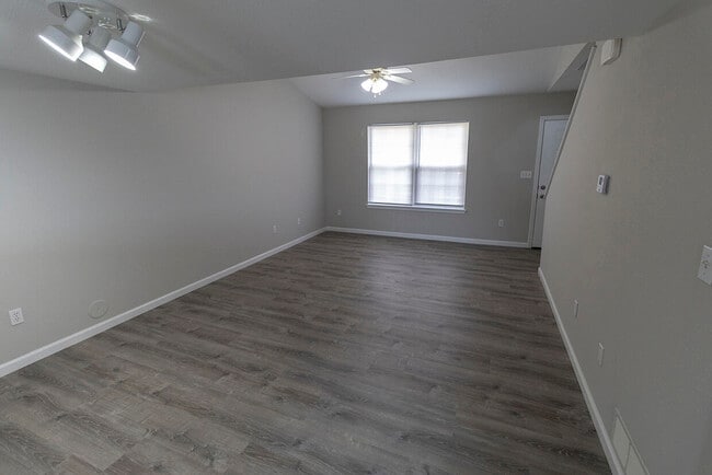 Photo - 5307 Currituck Ln