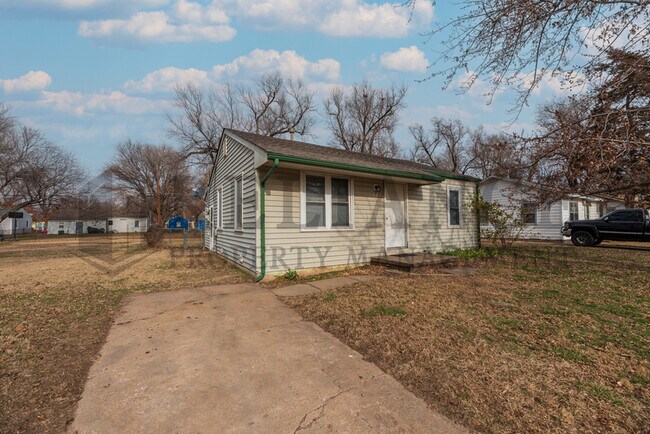 Photo - 224 Grover Ave