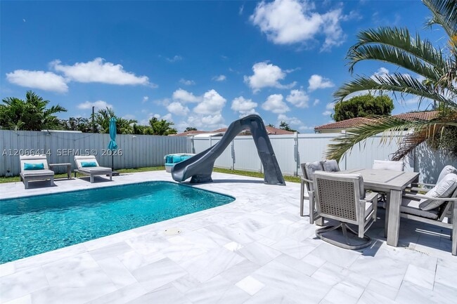 Photo - 669 NW 15th Ct