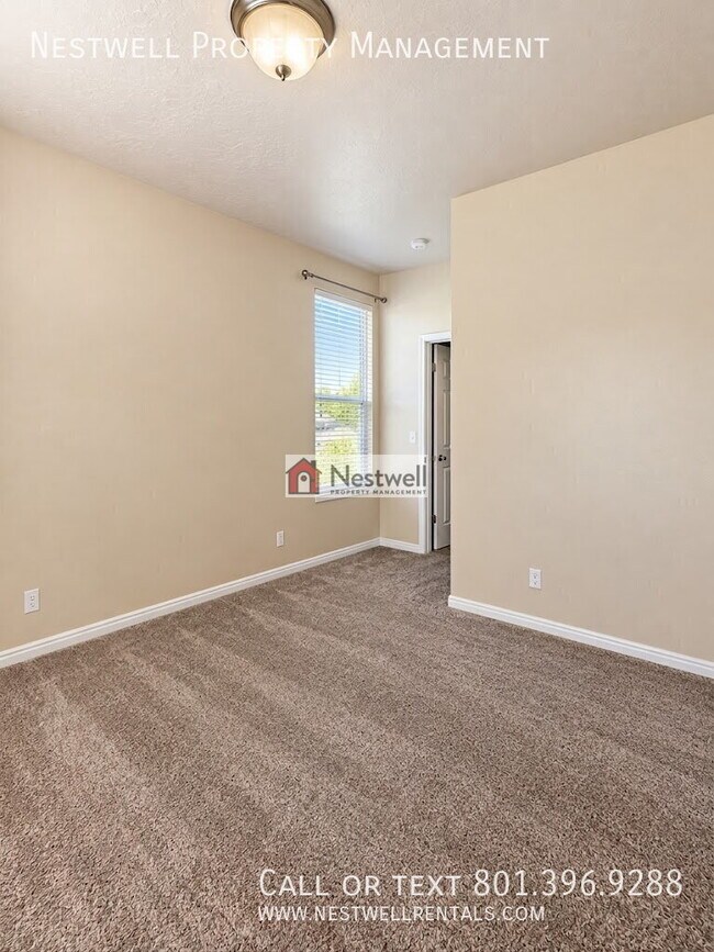 482 Walton Dr