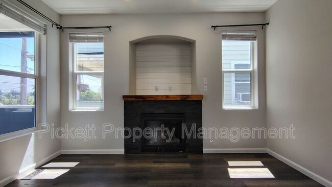 Photo - 147 N Wycoff Ave