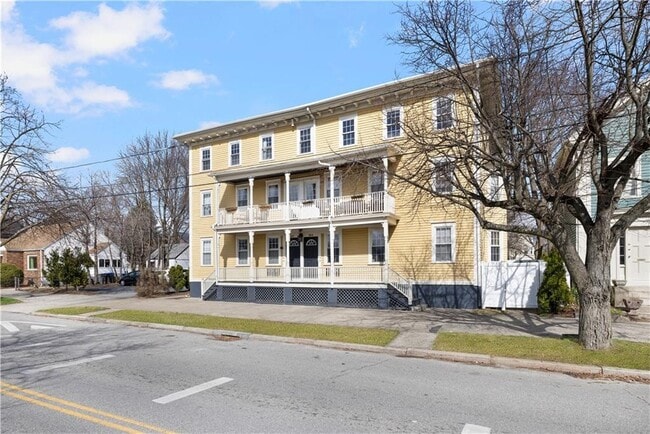 Building Photo - 104 Dexter St Unit 6