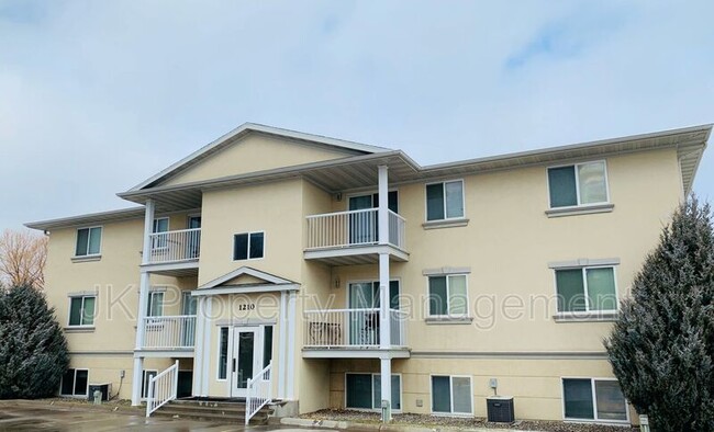 Building Photo - 1210 5th St S Rental