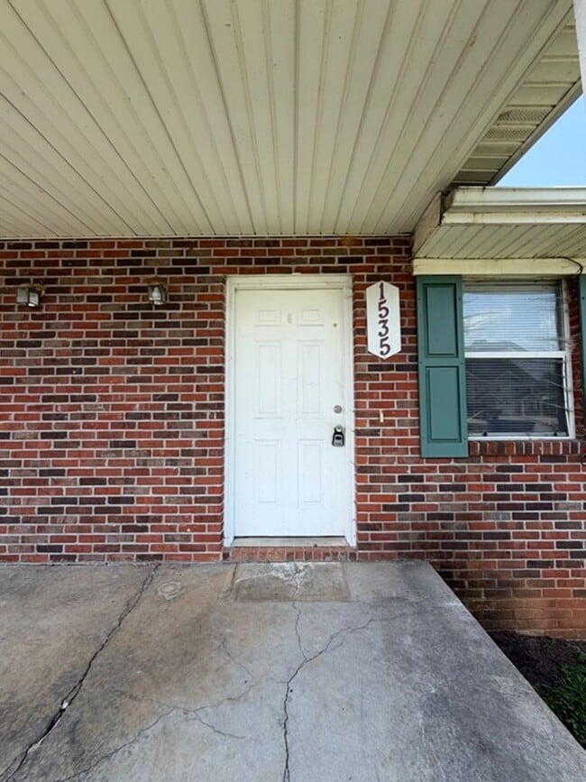 Building Photo - 1533-1539 Meadow Spring Dr Unit 1535 MS