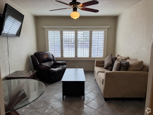 Building Photo - 608 Alicia Dr Rental