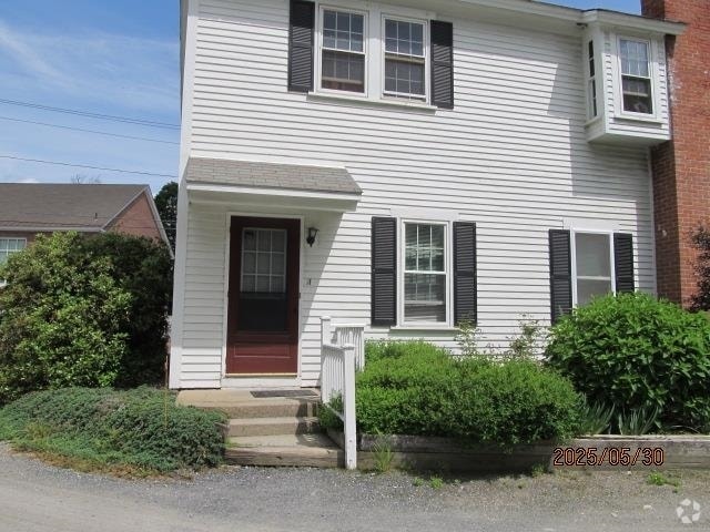 Building Photo - 42 Olcott Ln Unit A Rental